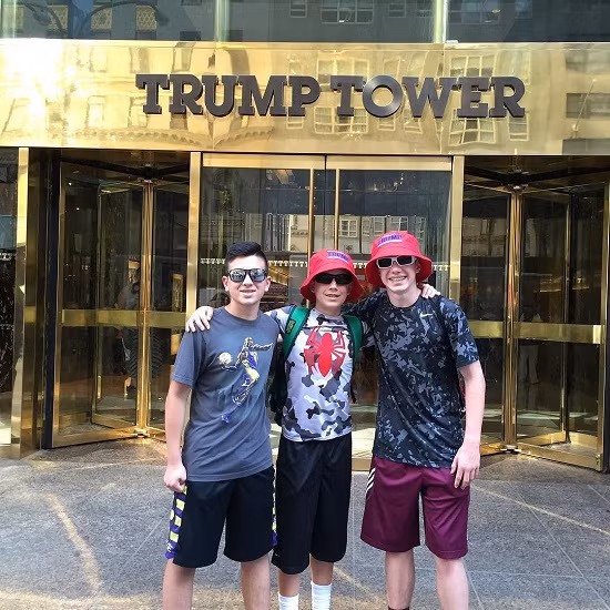 Tổng thống đắc cử Trump "gây bão" trên các trang nhất ảnh 7
