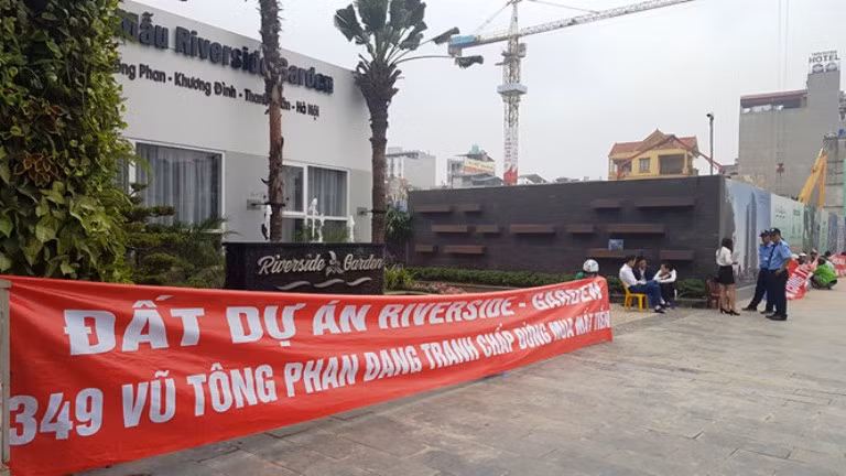 Prosimex phản hồi việc cổ đông căng biểu ngữ khuyên khách không mua nhà ảnh 1
