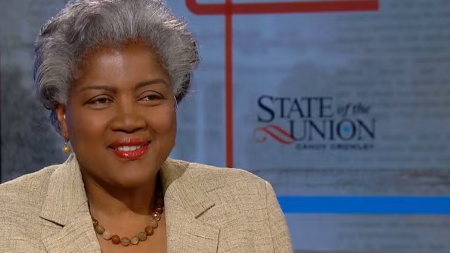 CNN sa thải nhân viên lộ "đề" tranh luận cho bà Clinton ảnh 1
