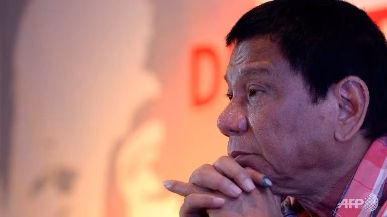Tổng thống Philippines Duterte đối mặt với cuộc chiến sinh tử ảnh 1