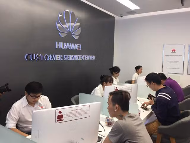 Huawei khai trương trung tâm dịch vụ khách hàng đầu tiên tại Việt Nam ảnh 1