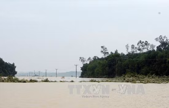 Hơn 30.000 học sinh Hà Tĩnh phải nghỉ học do mưa lũ ảnh 1