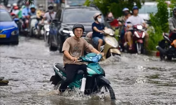 TP Hồ Chí Minh ngập cục bộ một số tuyến đường dù nhiều nơi không mưa