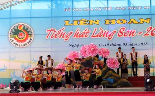 Hơn 700 diễn viên quần chúng tham gia Liên hoan tiếng hát Làng Sen 2018 ảnh 1
