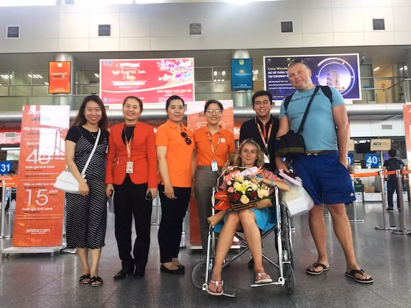 Nữ du khách Cộng hòa Séc trên máy bay quay đầu cấp cứu đã xuất viện ảnh 1