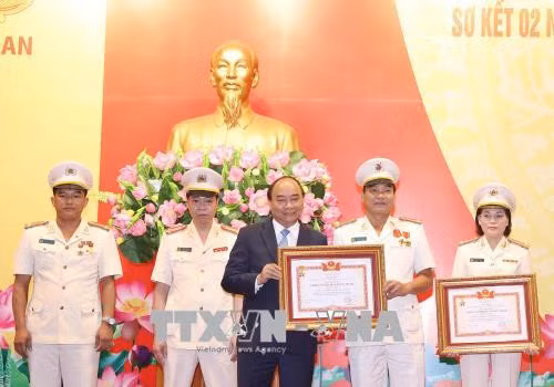 Thực hiện 6 điều Bác Hồ dạy là nhiệm vụ chính trị trọng tâm của chiến sĩ Công an nhân dân ảnh 2