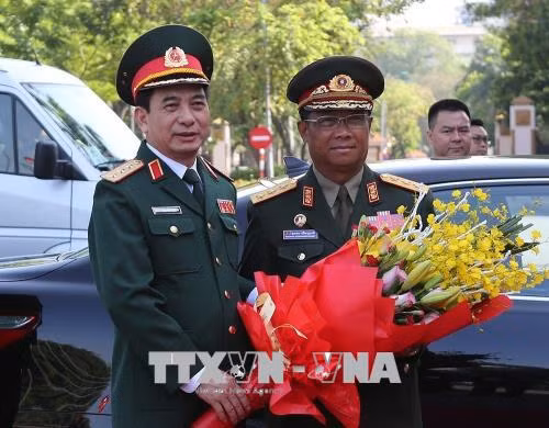 Tổng Tham mưu trưởng Quân đội nhân dân Lào thăm chính thức Việt Nam ảnh 1