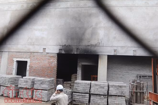 Cháy lớn tại công trường bệnh viện Việt - Pháp, công nhân chạy tán loạn ảnh 4