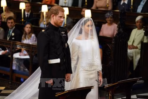 Bắt đầu cử hành hôn lễ Hoàng gia Anh tại lâu đài Windsor ảnh 1