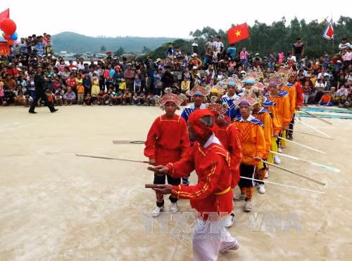 Lễ hội ra quân nghề cá tại cửa biển Sa Huỳnh ảnh 2
