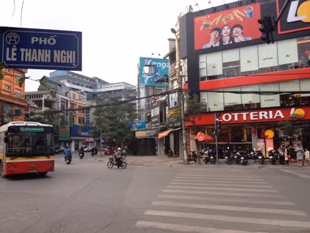 Hàng quán, dịch vụ mở sớm đầu năm ảnh 1