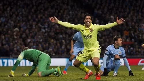 Luis Suarez lập cú đúp nhấn chìm Manchester City ảnh 1