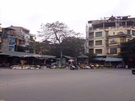 Hàng quán, dịch vụ mở sớm đầu năm ảnh 5