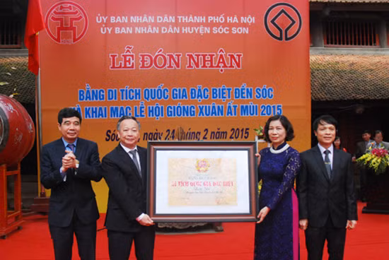 Hội Gióng đền Sóc tưng bừng khai mạc ảnh 1
