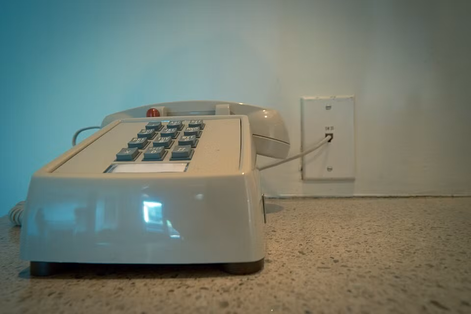 landline-phone.jpg
