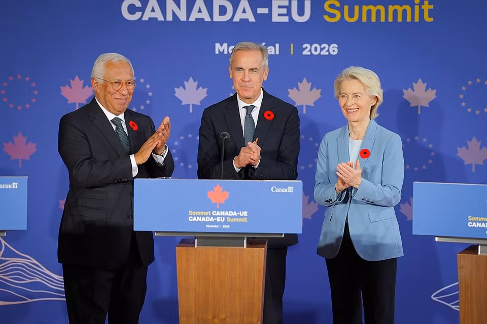 Chủ tịch Hội đồng châu Âu Antonio Costa cùng với Thủ tướng Canada Mark Carney và Chủ tịch Ủy ban châu Âu Ursula von der Leyen tại Montreal. Ảnh: Wikimedia Commons