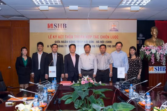 Ngân hàng tiếp sức cho thị trường bất động sản ảnh 2