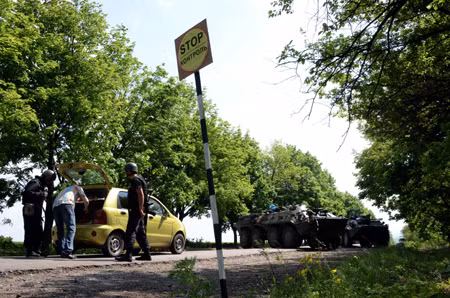 Ukraine: Người biểu tình rút khỏi các tòa nhà chính quyền tại Mariupol ảnh 1