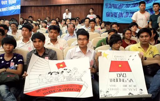 Mittinh phản đối Trung Quốc đặt giàn khoan trái phép ảnh 6