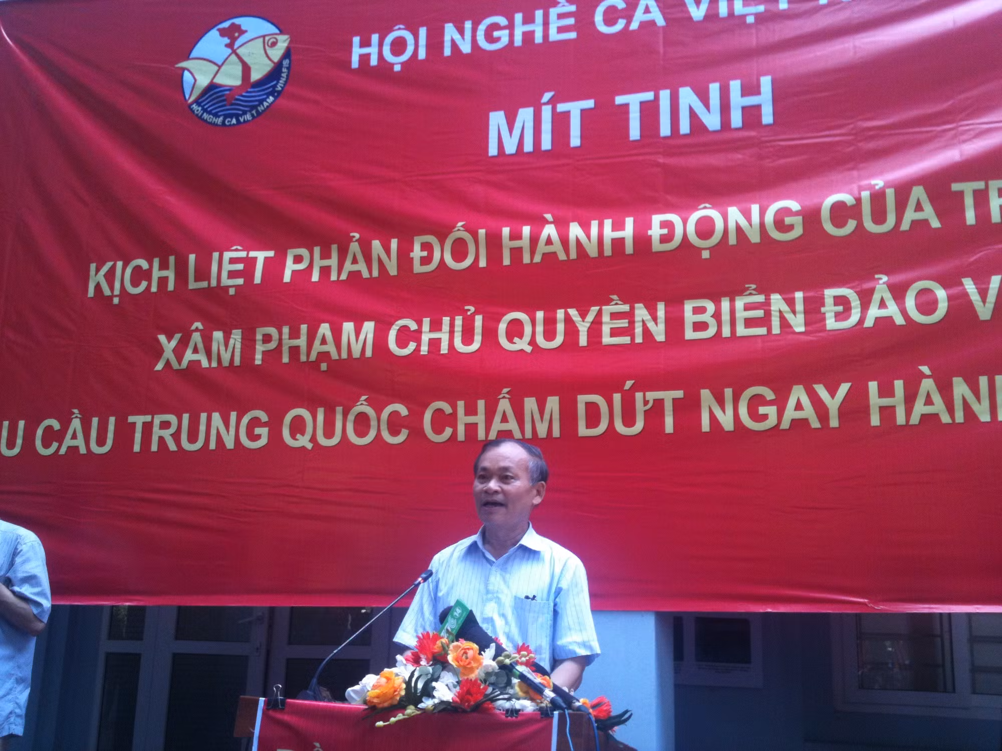 Yêu cầu Trung Quốc rút ngay giàn khoan khỏi Việt Nam ảnh 1