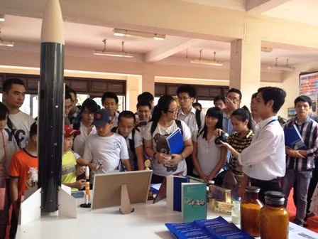 Đa dạng hoạt động mừng ngày Khoa học Công nghệ đầu tiên ảnh 3