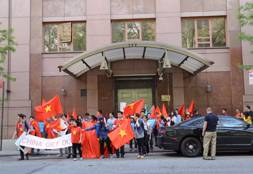 Tuần hành phản đối Trung Quốc tại New York ảnh 6