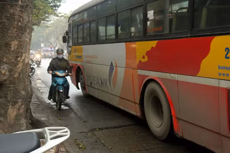 Hãi hùng xe buýt Hà Nội ảnh 5