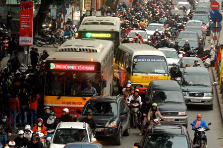 Hãi hùng xe buýt Hà Nội ảnh 4
