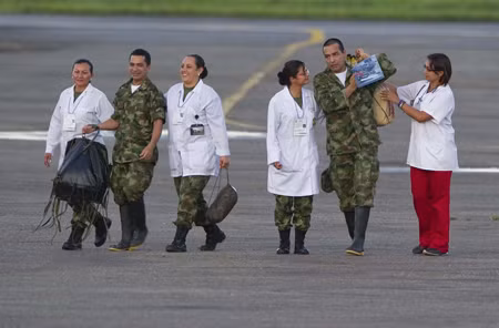 Côlômbia: FARC phóng thích 10 con tin ảnh 1