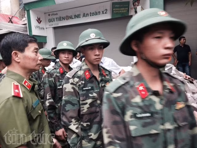 Tan hoang ngôi nhà 3 tầng bị sập ở Cửa Bắc ảnh 1