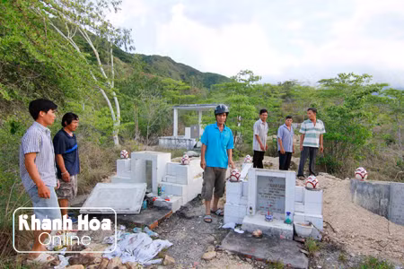 Làm rõ vụ hơn 100 ngôi mộ bị di dời ở Khánh Hòa ảnh 1