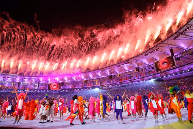 Rực rỡ sắc màu đêm khai hội Olympic đầu tiên tại Nam Mỹ ảnh 8