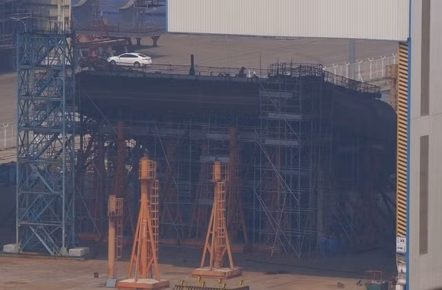 Những hình ảnh mới, rõ nhất về tàu sân bay đầu tiên của Trung Quốc ảnh 8