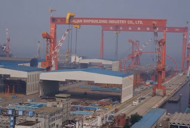 Những hình ảnh mới, rõ nhất về tàu sân bay đầu tiên của Trung Quốc ảnh 5