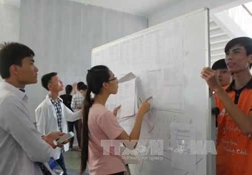 Các trường top trên nên xét tuyển sát với điểm chuẩn dự kiến ảnh 1