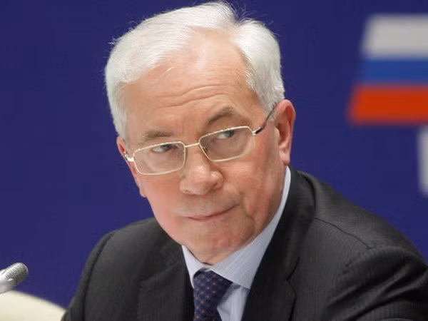 Cựu Thủ tướng Ukraine Azarov bị thẩm vấn ảnh 1