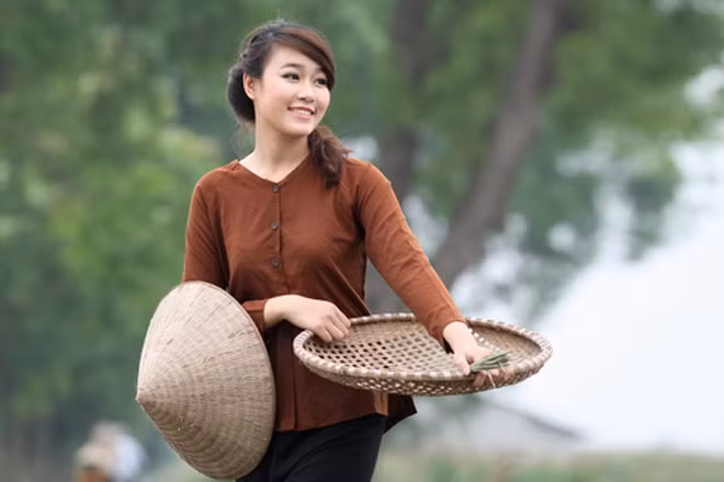 Tìm đâu chiếc áo bà ba? ảnh 1