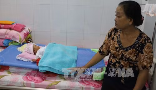 Mổ đẻ làm gãy chân trẻ sơ sinh là sự cố y khoa ngoài mong muốn ảnh 1