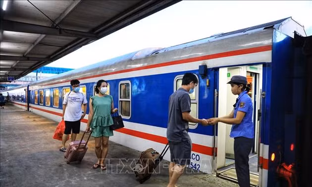 Ngừng chạy nhiều chuyến tàu do mưa lũ đến ngày 19/9