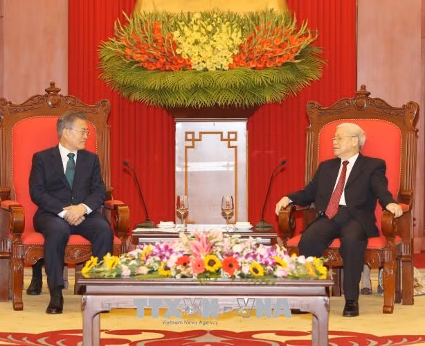 Tổng Bí thư Nguyễn Phú Trọng tiếp Tổng thống Hàn Quốc Moon Jae-in ảnh 1