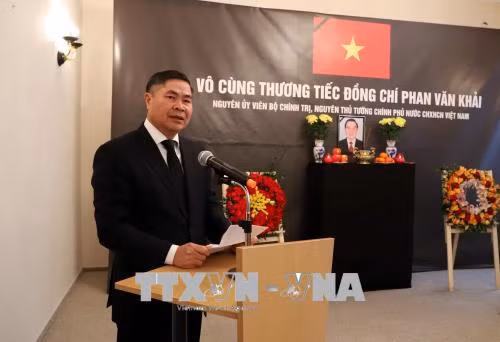 Thủ tướng Ahmed Ouyahia viếng nguyên Thủ tướng Phan Văn Khải tại Algeria ảnh 3