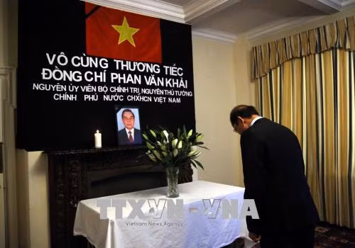 Lễ viếng và mở Sổ tang tưởng nhớ nguyên Thủ tướng Phan Văn Khải tại Anh ảnh 1