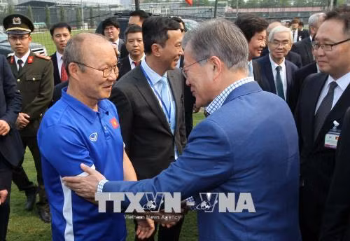 Tổng thống Moon Jae-in nhận định Việt Nam đang trở thành một nước công nghiệp tiên tiến ảnh 1