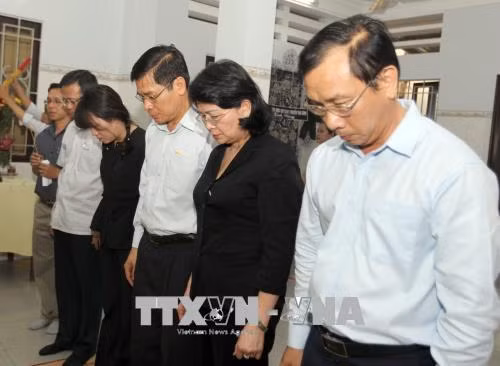 Phó Chủ tịch nước thăm hỏi, chia buồn với gia đình nạn nhân vụ cháy chung cư Carina Plaza ảnh 2