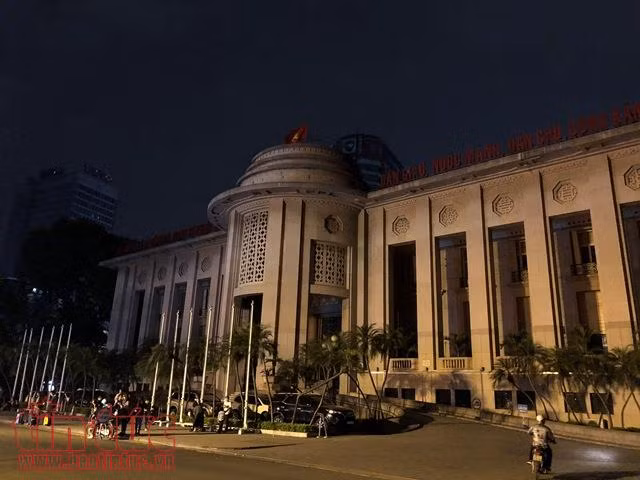 Những hình ảnh khác lạ khi Hà Nội tắt điện trong chiến dịch 'Giờ Trái đất' 2018 ảnh 8