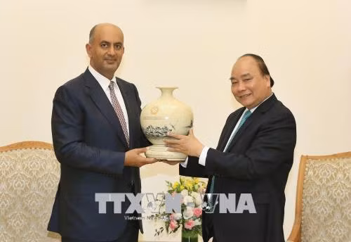 Thủ tướng Nguyễn Xuân Phúc tiếp Bộ trưởng Thương mại và Công nghiệp Oman ảnh 1