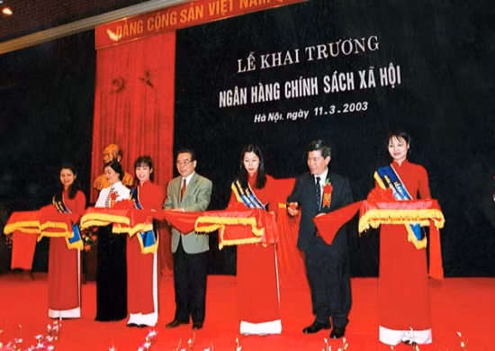 Thủ tướng Phan Văn Khải: Người đặt nền móng cho công cụ 'chuyên biệt' xóa đói giảm nghèo ảnh 2