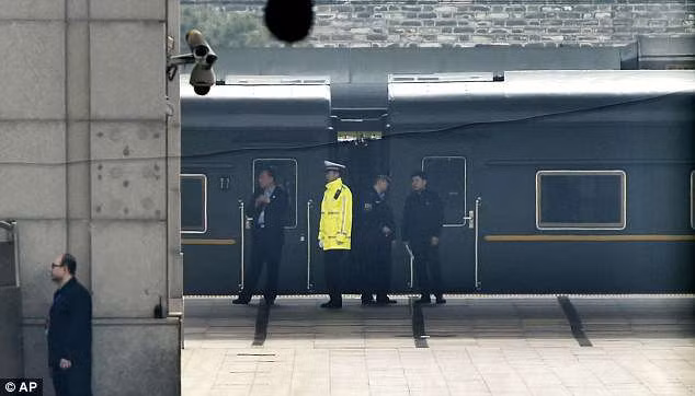 Toàn cảnh bên trong đoàn tàu bọc thép chở lãnh đạo Triều Tiên Kim Jong-un ảnh 6