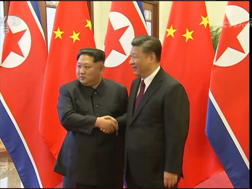 Chùm ảnh đầu tiên về cuộc hội đàm giữa hai nhà lãnh đạo Tập Cận Bình - Kim Jong Un ảnh 1