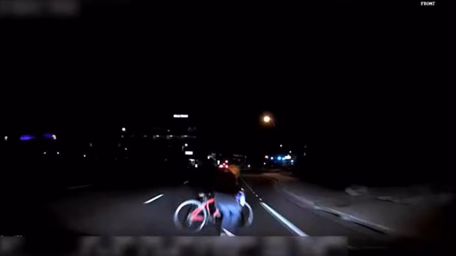 Video vừa xuất hiện về cú đâm chí tử của xe Uber tự lái vào người phụ nữ ảnh 1